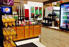 Entertainment at the Walnut Creek Amish Flea Market in holmes County near Sugarcreek,Ohio in Amish Country,shop antiques and more