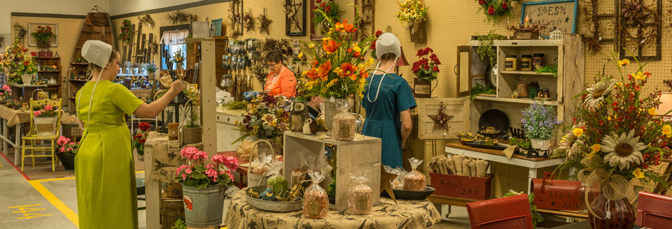 Shopping at the Walnut Creek Amish Flea Market in Holmes County near Sugarcreek, Ohio in Amish Country,shop antiques and more
